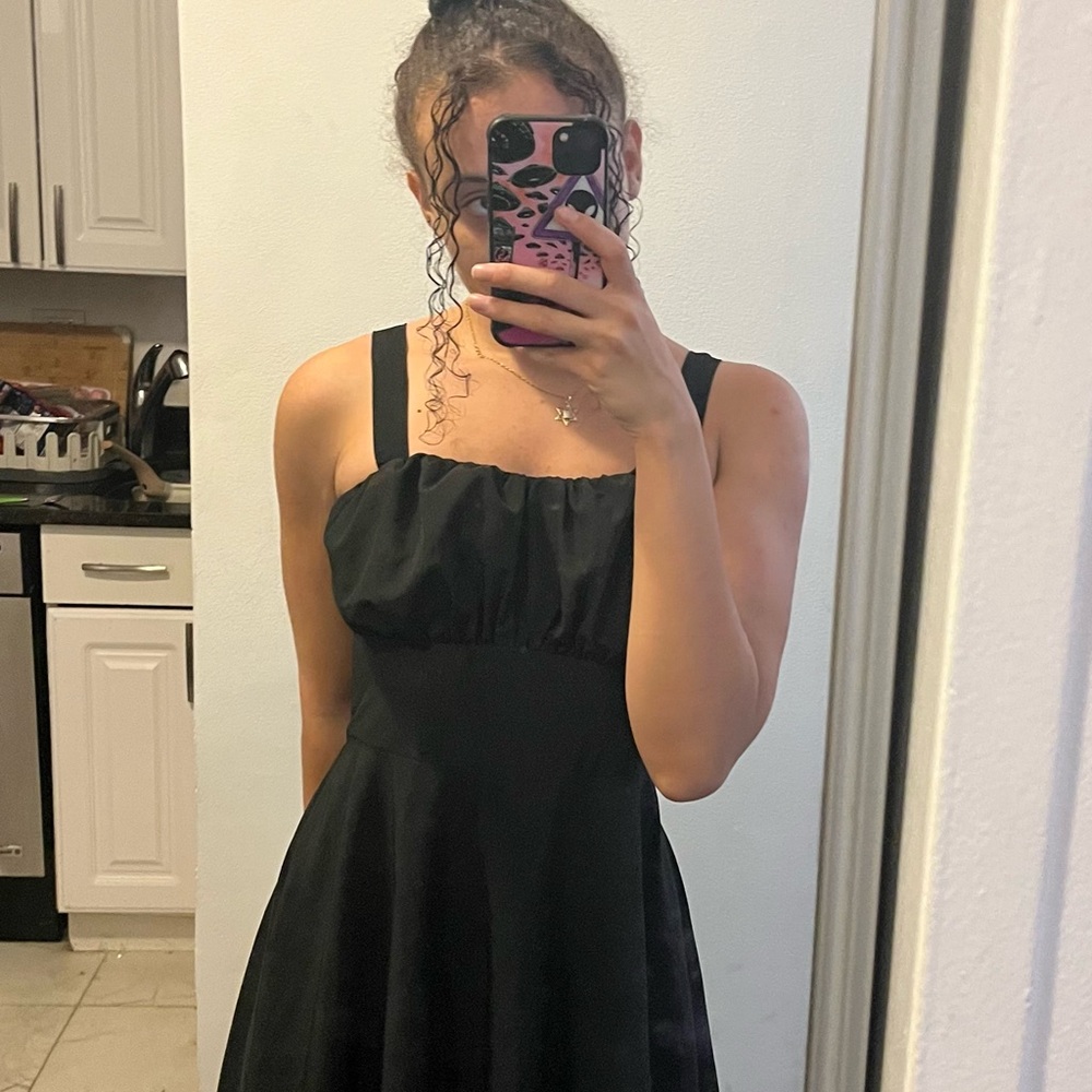 Elegant Black Sleeveless Dress